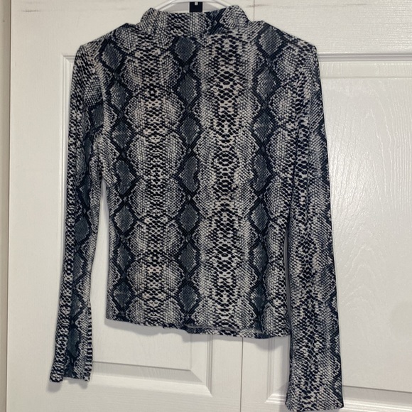 Snake Printed Top - Picture 3 of 3